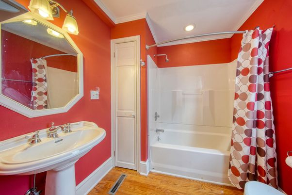 Bathroom, Interior, Recessed Lighting, Wood Texture Flooring