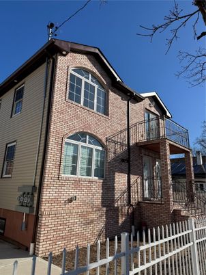 Exterior, Facade, Brick Facade, Rowhouse