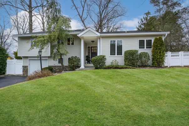 Attached, Exterior, Facade, Raised Ranch