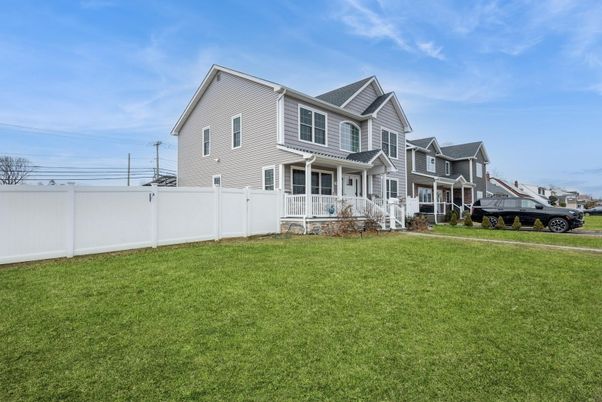 Backyard, Exterior, Facade, Farmhouse