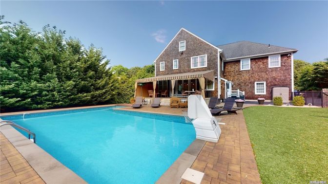 Exterior, Pool