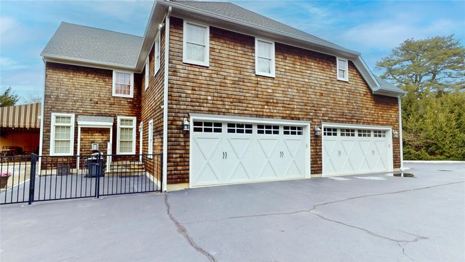 Attached, Exterior, Facade, Rowhouse