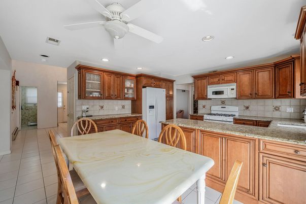Dining room, Interior, Kitchen, Recessed Lighting
