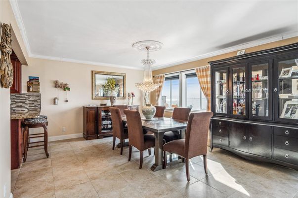 Chandelier, Dining room, Interior