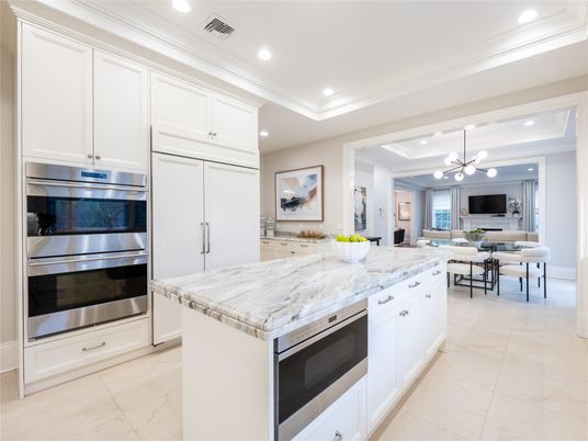 Dining room, Interior, Kitchen, Pendant Lights, Recessed Lighting, Stainless Steel Appliances
