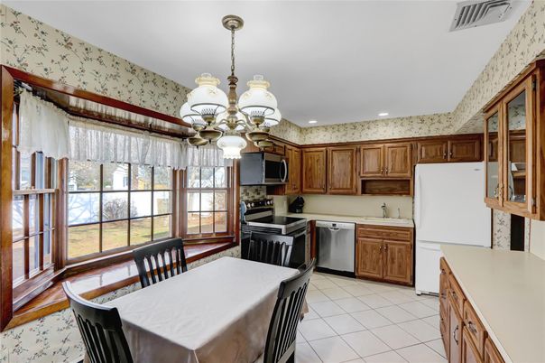 Chandelier, Dining room, Interior, Kitchen, Recessed Lighting