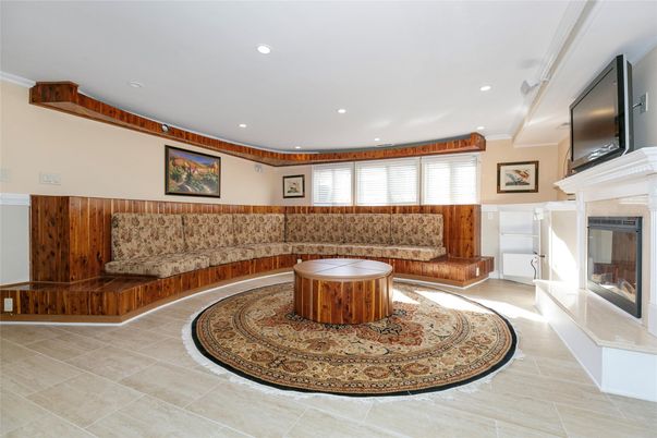 Fireplace, Interior, Recessed Lighting
