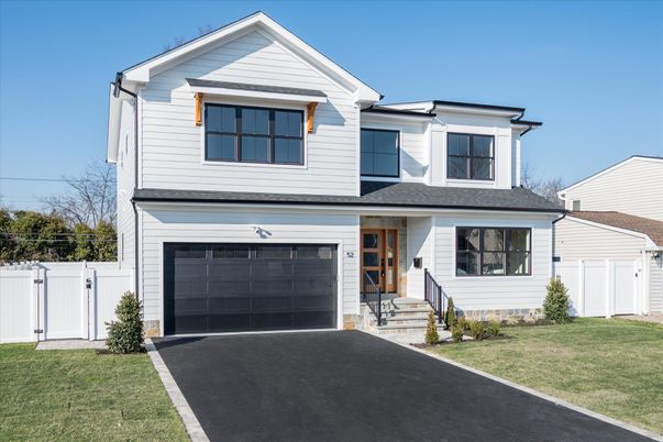 Attached, Exterior, Facade, Farmhouse