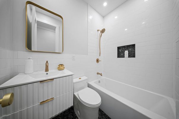 Bathroom, Interior, Recessed Lighting