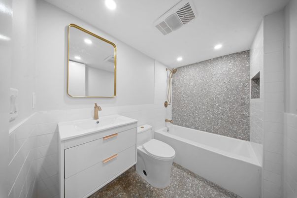 Bathroom, Interior, Recessed Lighting