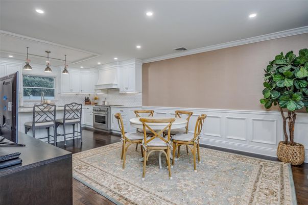 Dining room, Interior, Kitchen, Pendant Lights, Recessed Lighting, Stainless Steel Appliances, Wood Texture Flooring