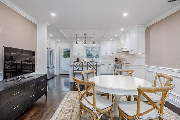 Dining room, Interior, Kitchen, Pendant Lights, Recessed Lighting, Wood Texture Flooring
