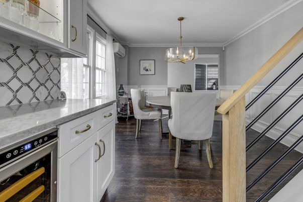 Chandelier, Dining room, Interior, Kitchen, Pendant Lights, Wood Texture Flooring