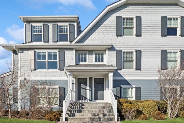 Exterior, Facade, Queen Anne Victorian