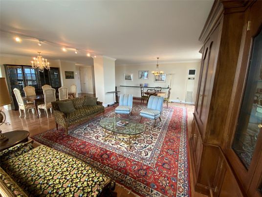 Chandelier, Dining room, Interior, Living room, Recessed Lighting