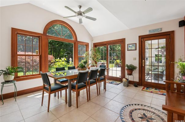 Dining room, Interior