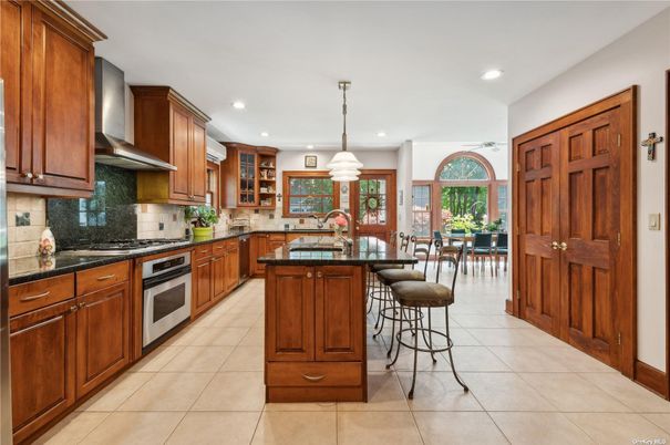 Dining room, Interior, Kitchen, Pendant Lights, Recessed Lighting, Stainless Steel Appliances