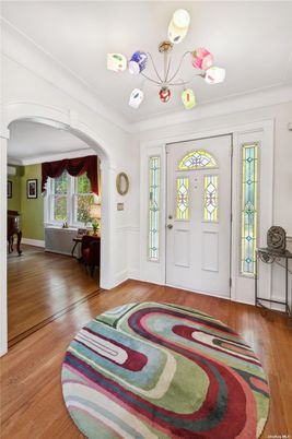 Interior, Pendant Lights, Wood Texture Flooring