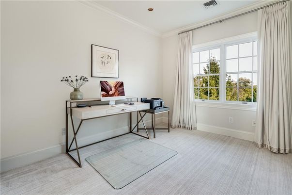 Home Office, Interior