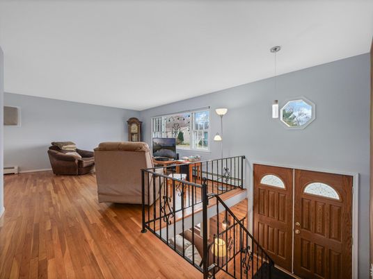 Interior, Living room, Pendant Lights, Wood Texture Flooring