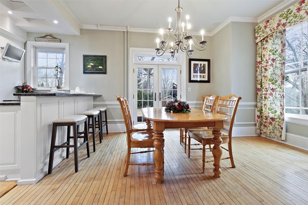 Chandelier, Dining room, Interior, Recessed Lighting, Wood Texture Flooring