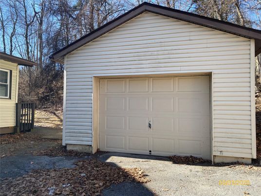 Detached Garage, Exterior