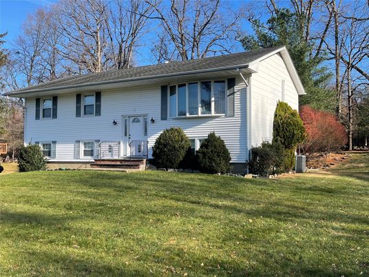 Backyard, Exterior, Facade, Raised Ranch
