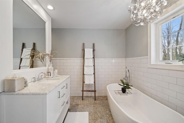 Bathroom, Dual Sink Vanities, Free Standing Baths, Interior, Recessed Lighting