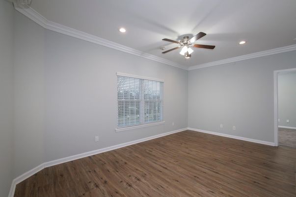 Empty room, Interior, Recessed Lighting, Wood Texture Flooring