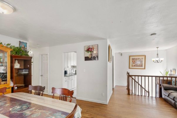 Chandelier, Dining room, Interior, Kitchen, Wood Texture Flooring