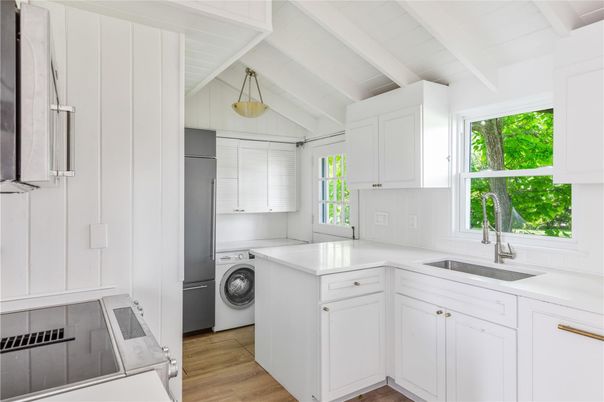 Interior, Pendant Lights, Utility Closets, Washer, Wood Texture Flooring