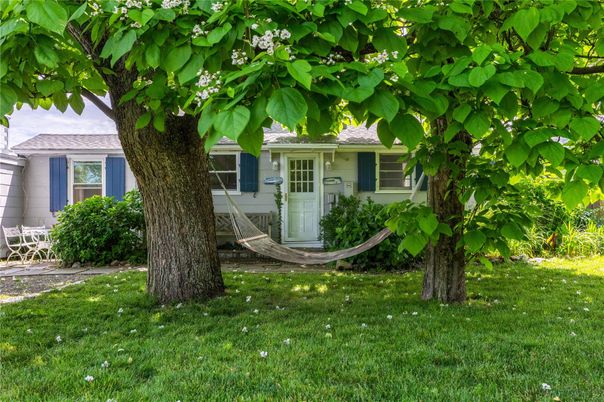 Backyard, Exterior, Facade, Cape Cod