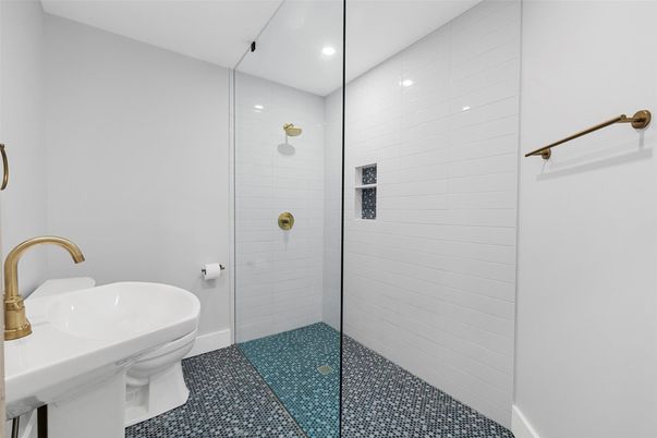 Bathroom, Interior, Recessed Lighting