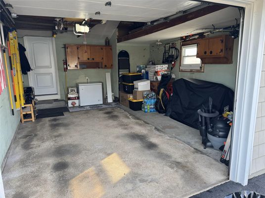 Garage, Interior, Stone Walls, Washer