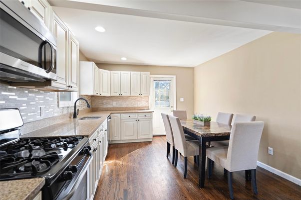 Dining room, Interior, Kitchen, Recessed Lighting, Wood Texture Flooring