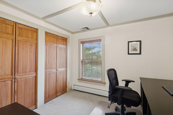 Home Office, Interior