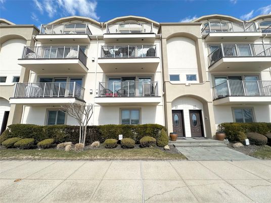 Exterior, Facade, Condo Building