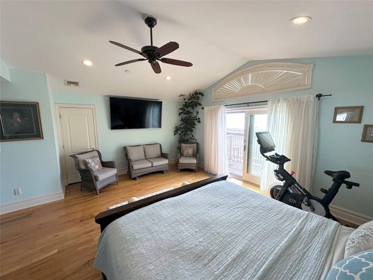 Bedroom, Fitness Equipment, Interior, Recessed Lighting, Wood Texture Flooring