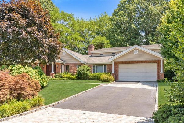 Attached, Exterior, Facade, Brick Facade, Ranch