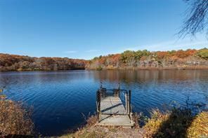 Exterior, Lake