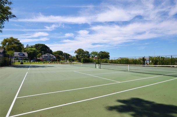 Exterior, Tennis Courts
