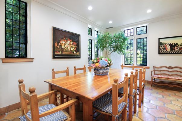 Dining room, Interior, Recessed Lighting