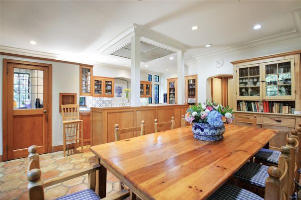 Dining room, Interior, Recessed Lighting