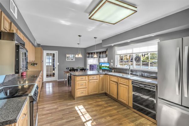 Interior, Kitchen, Pendant Lights, Wood Texture Flooring