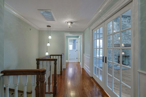 Interior, Pendant Lights, Wood Texture Flooring