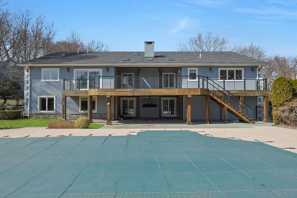 Backyard, Exterior, Facade, Split Level