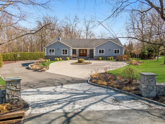 Backyard, Exterior, Facade, Ranch