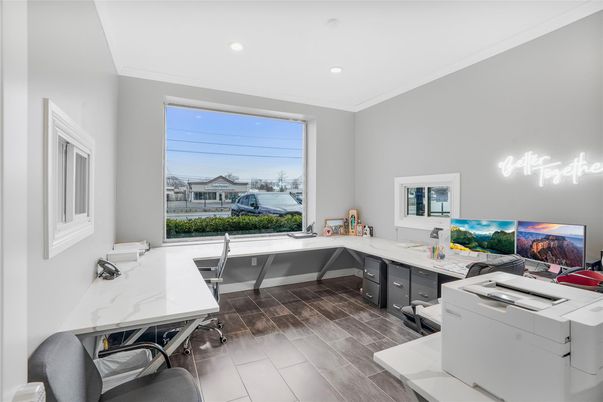 Home Office, Interior, Recessed Lighting, Wood Texture Flooring