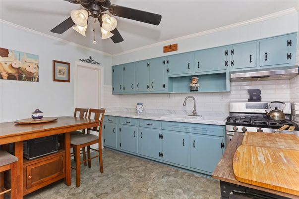 Dining room, Interior, Kitchen, Stainless Steel Appliances