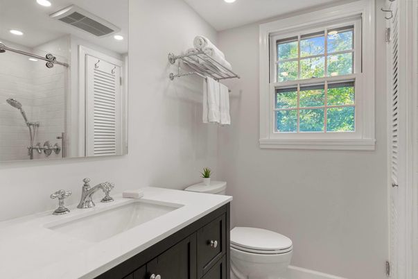 Bathroom, Interior, Recessed Lighting